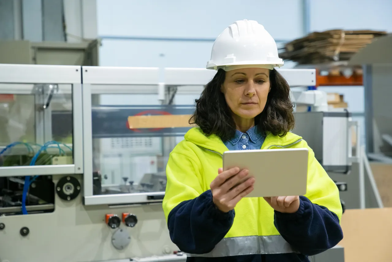 Why Manufacturing and Technology Expertise Outperforms Technology Expertise Alone